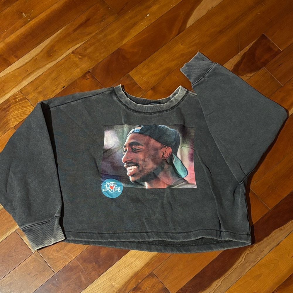 Women’s Graphic Sweatshirt - Black